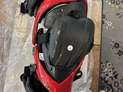 Asterisk Cell Knee Brace XL-RT Right Leg Red/Black Motocross/Off-Road Protection