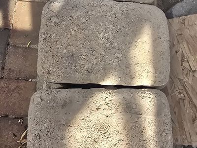 125 9X6X1.75 Concrete Retaining Wall Blocks and Landscape Paver Cap Stones