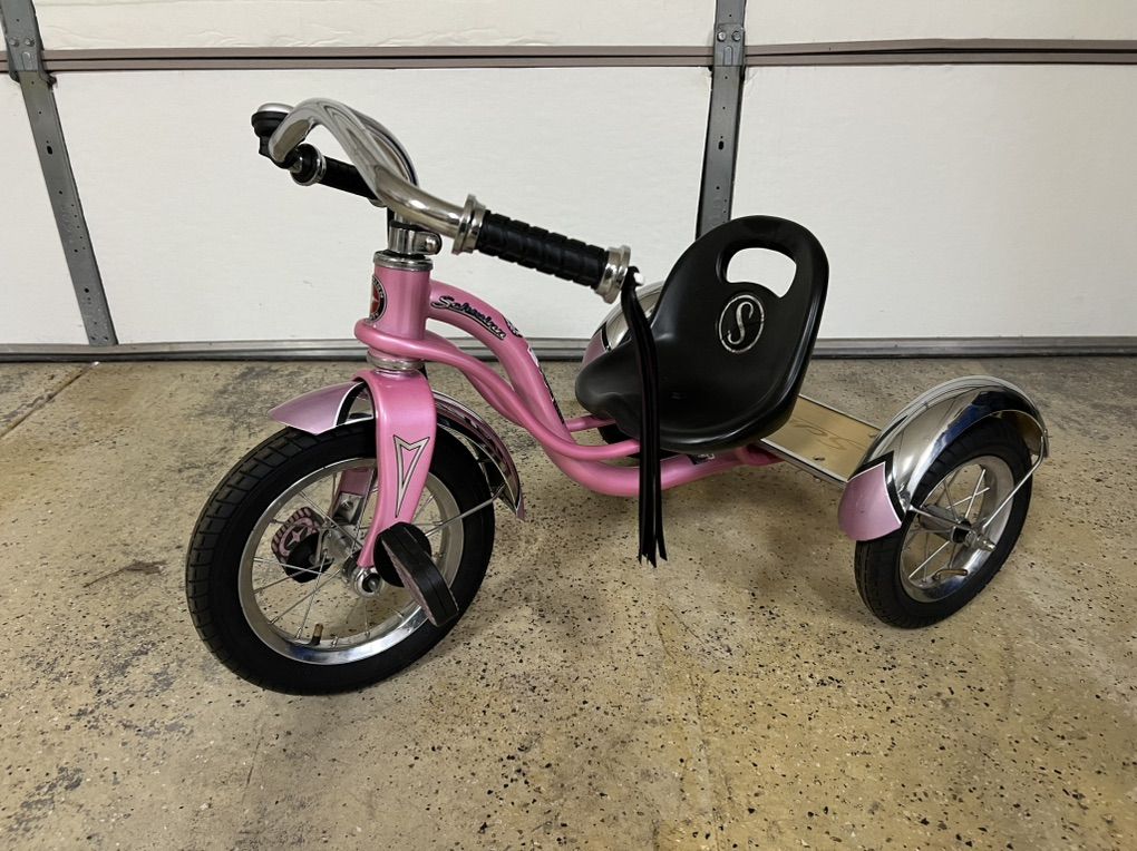 Schwinn Roadster Tricycle