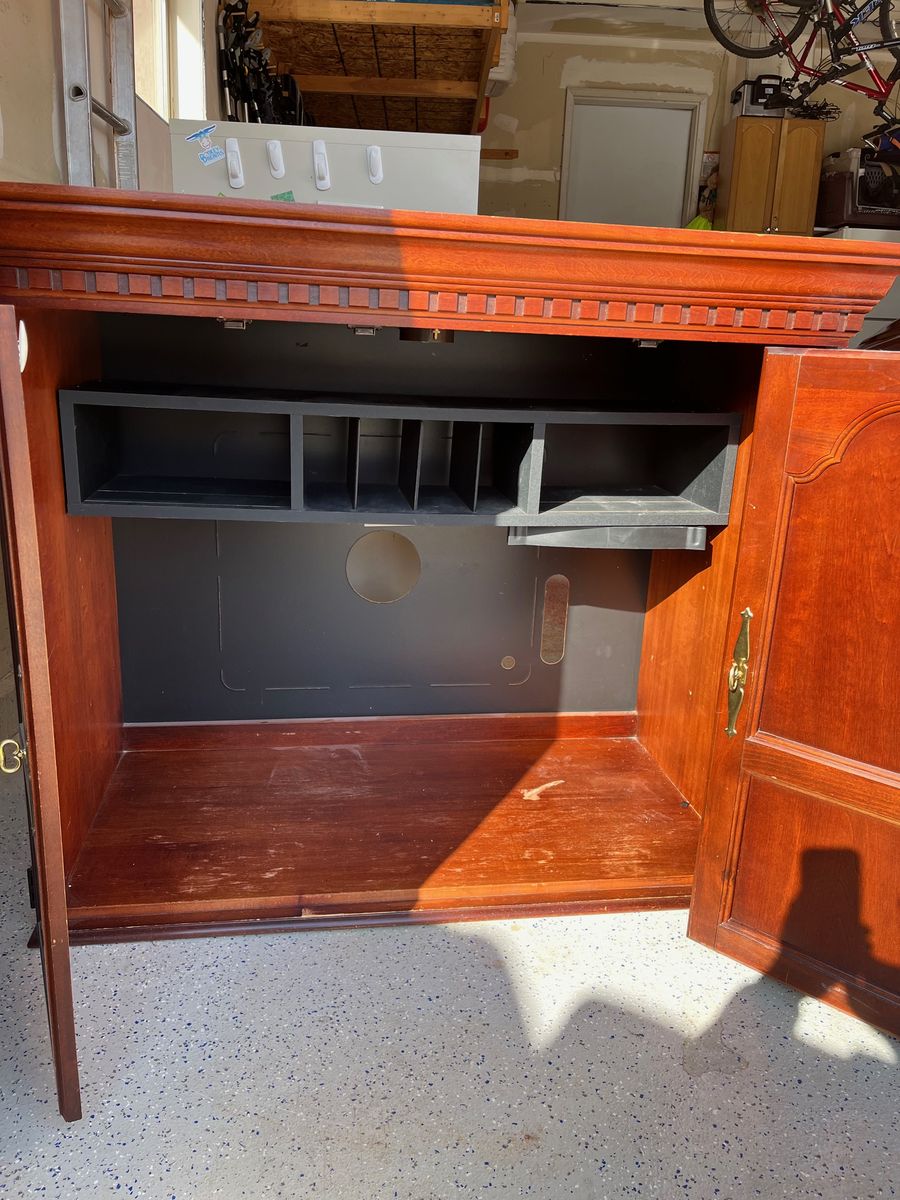 Free Bassett Furniture Desk with Hutch