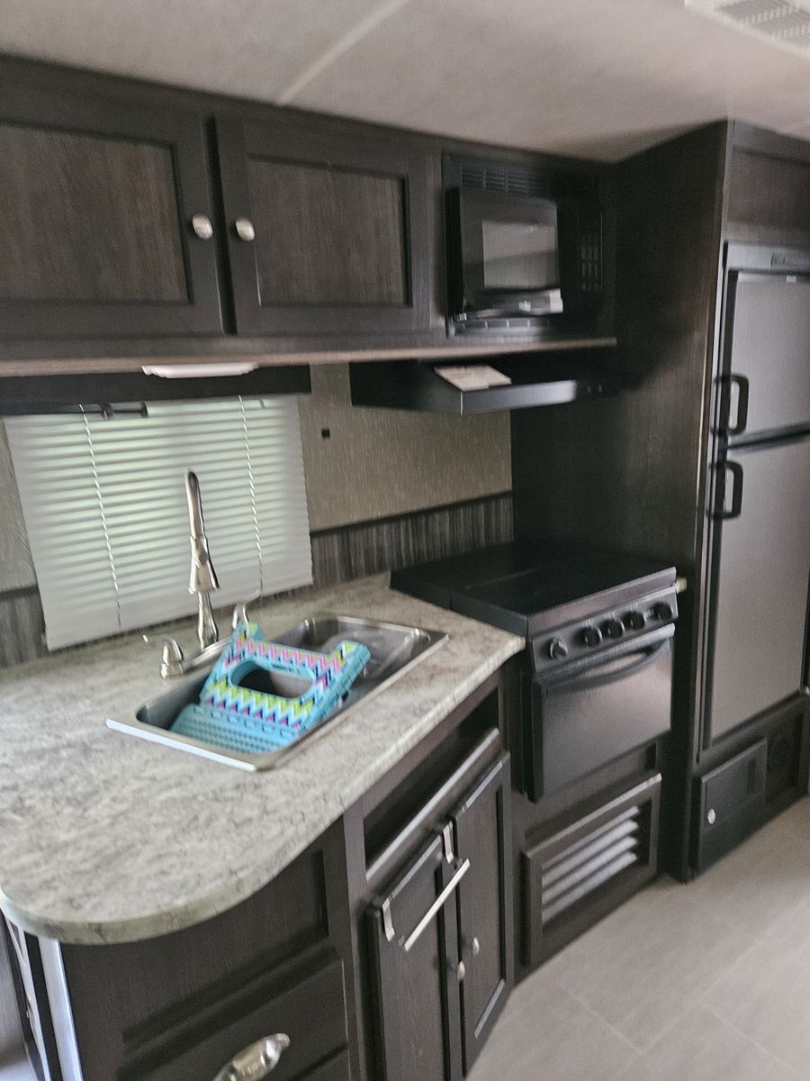 Main image 13