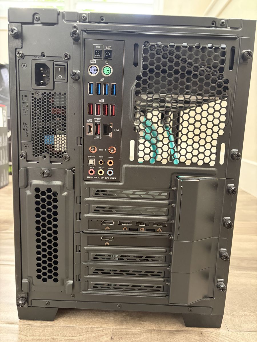 Main image 3