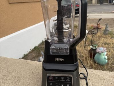 Ninja Auto IQ Total Crushing power blender 64 OZ