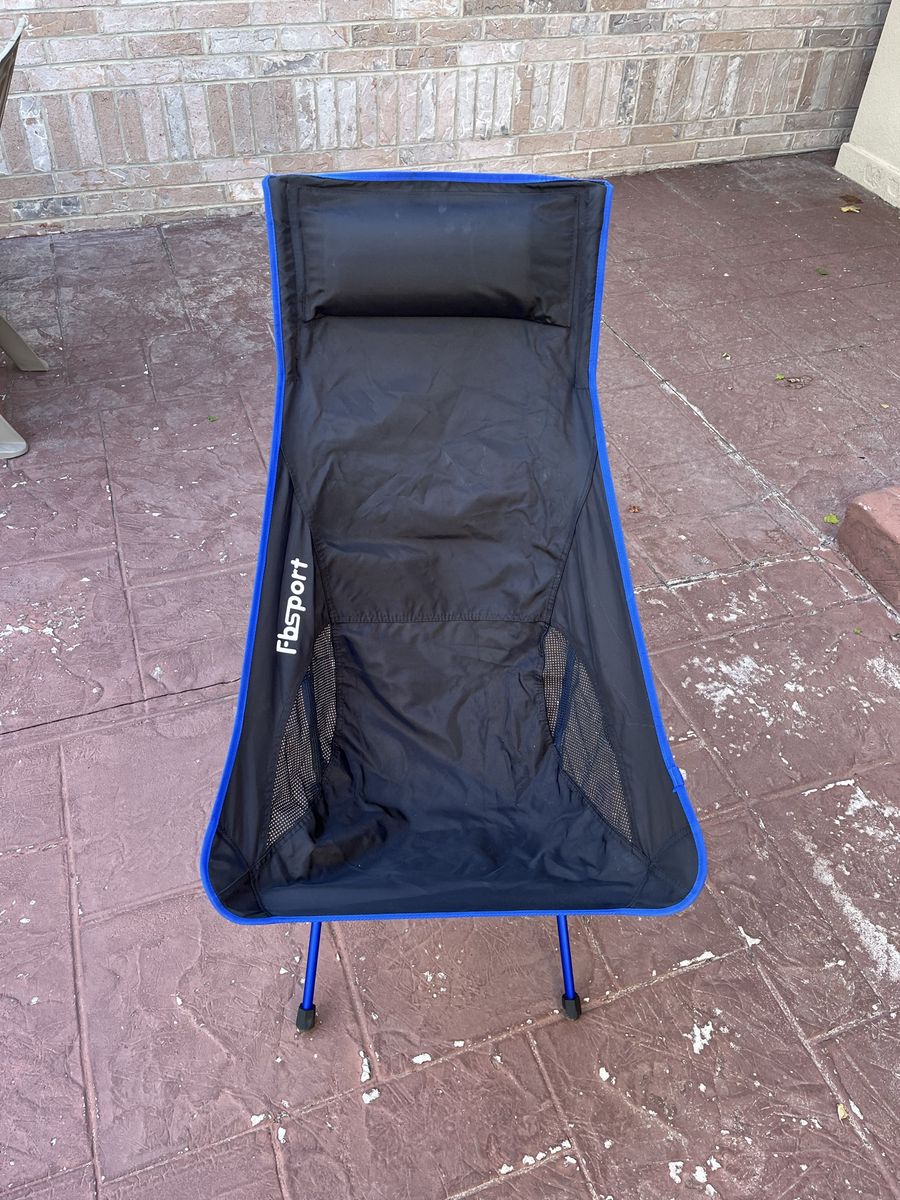 2 comfy camping chairs