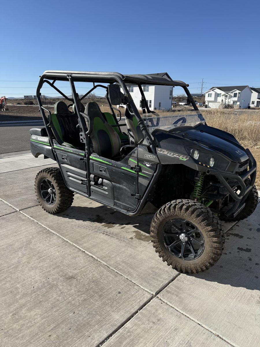 2016 Kawasaki Teryx 5- Seater UTV Side-by-Side Off-Road Vehicle TITLE IN HAND