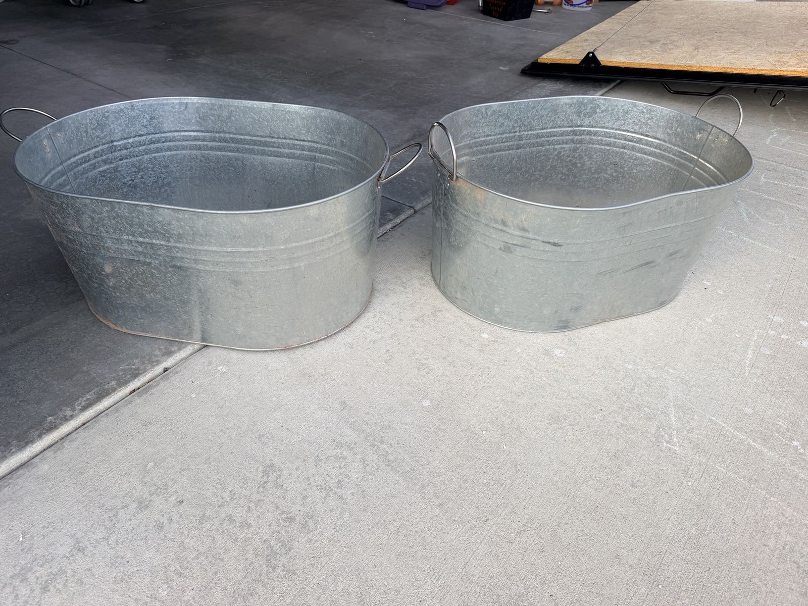 Two Large Galvanized Tubs With Handles Garden Home Decor Entertaining