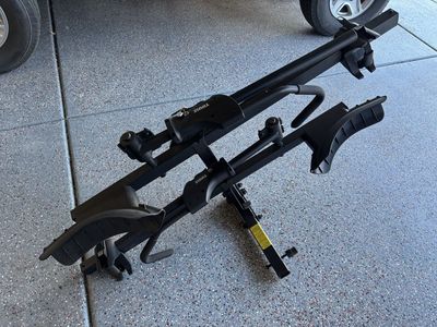 Thule T2 Black 2-Bike Hitch Rack W/Pin, Locks, Keys 2”
