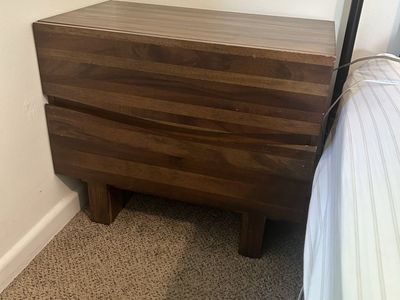 2 wood nightstands