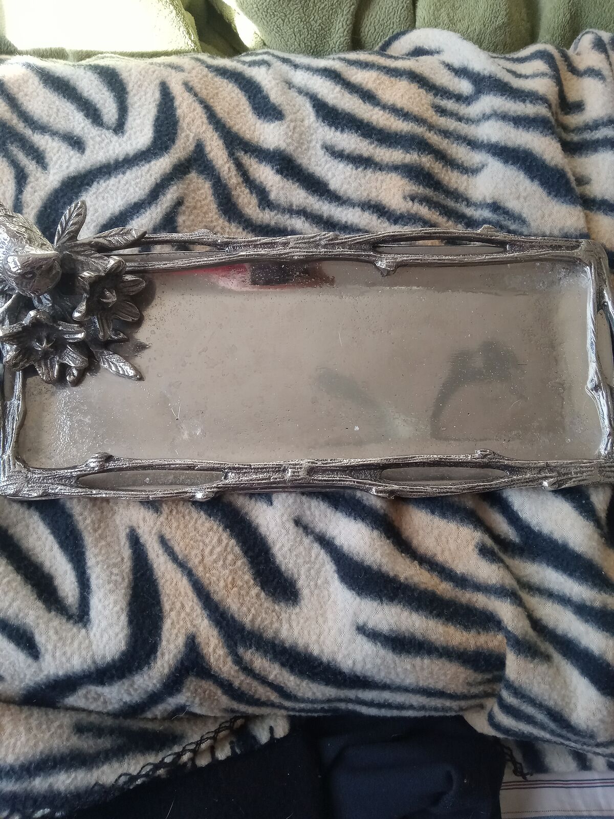 StarHOME distressed aluminum tray, bird and flowers