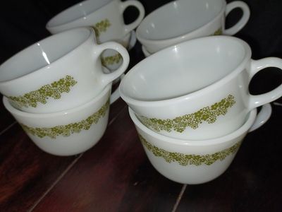 Vintage Milk Glass "Crazy Daisy"