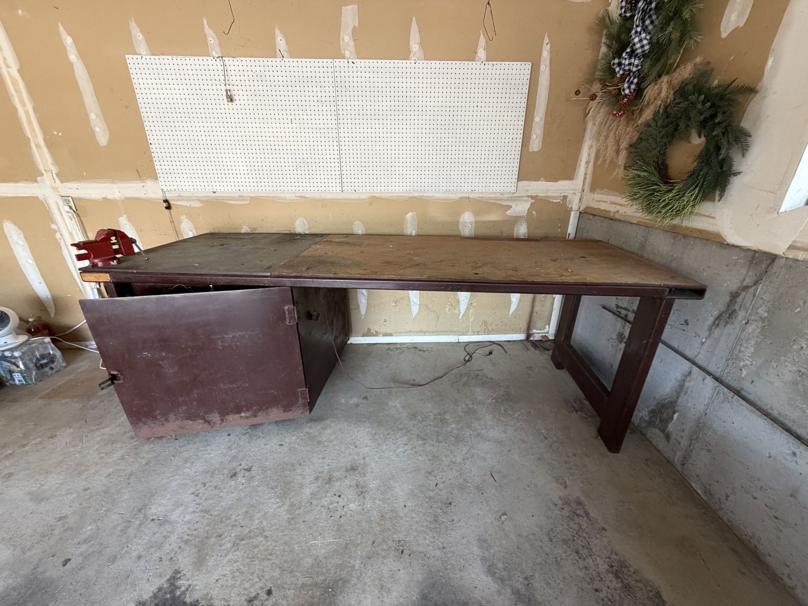 Industrial Heavy-Duty Wood & Metal Workbench with Vise - Perfect for Garage or Workshop