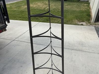Cook wear stand