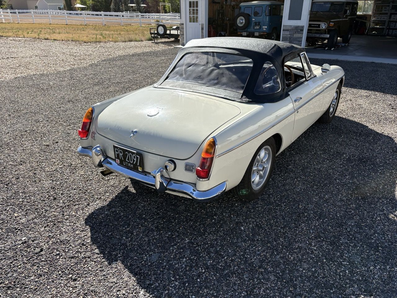 Main image 4