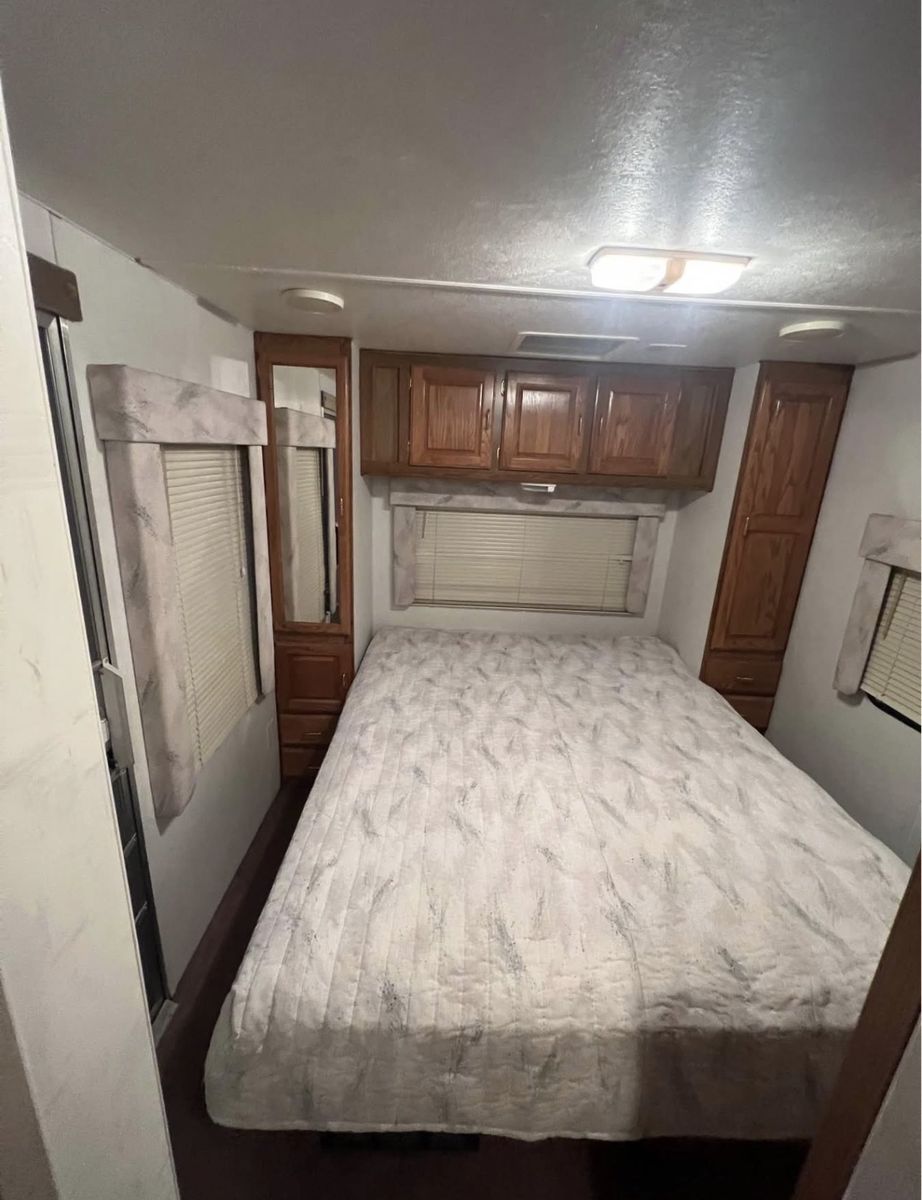 Main image 7