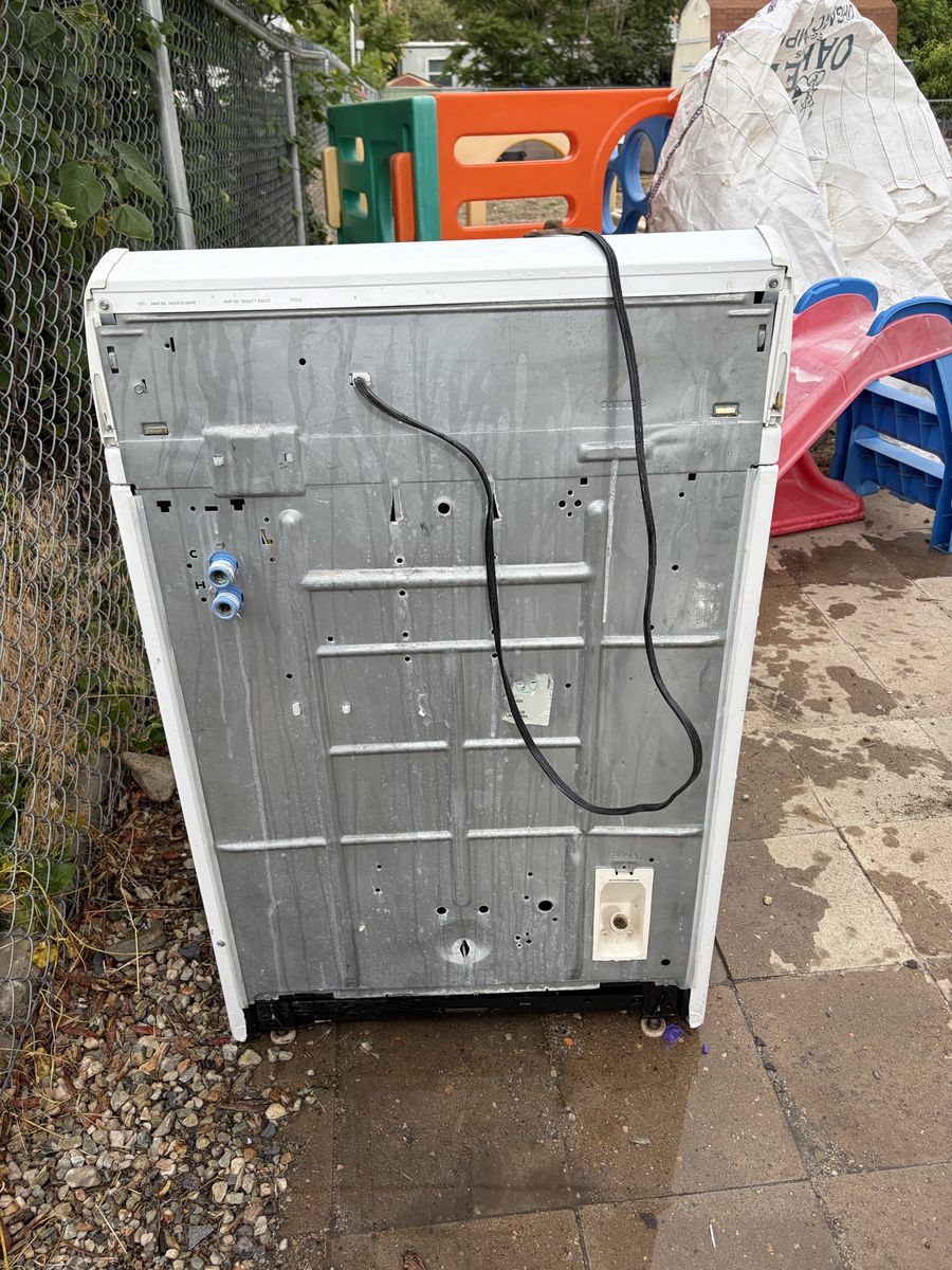 Main image 3