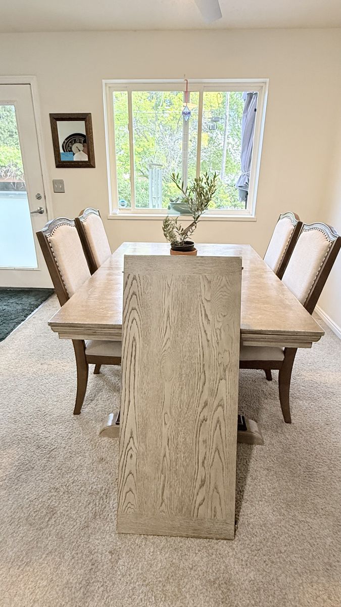 beautiful dining room table