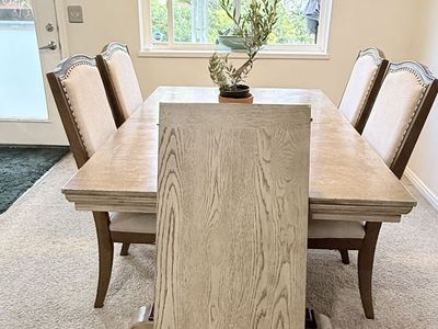 beautiful dining room table