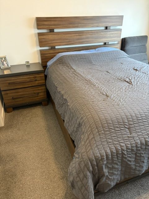 Complete Bedroom Set *Like New!*