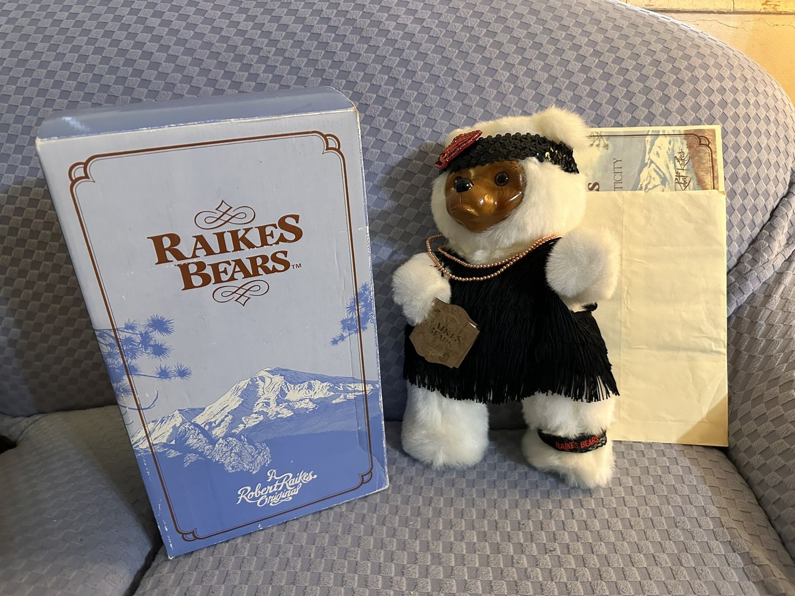 Vintage 1986 Robert Raikes “Zelda” Flapper Bear – Wood Carved Face