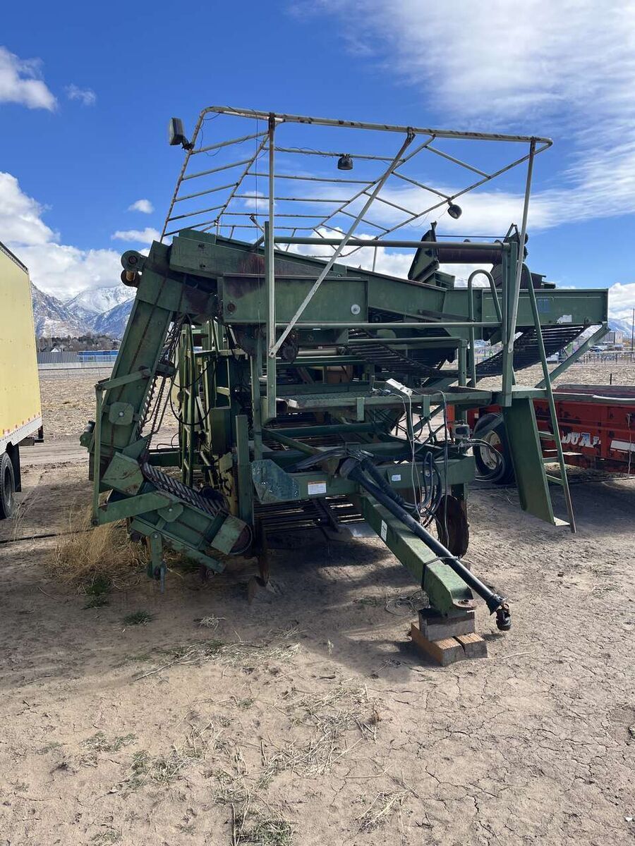 Lockwood 4500 2-Row Potato Harvester