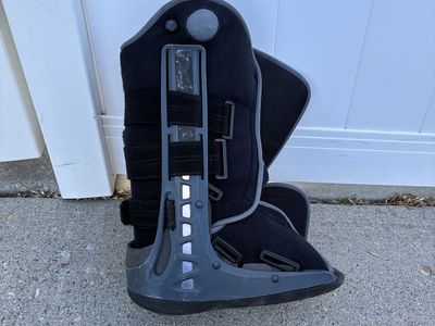 Large Medical Boot / Walking / Casr