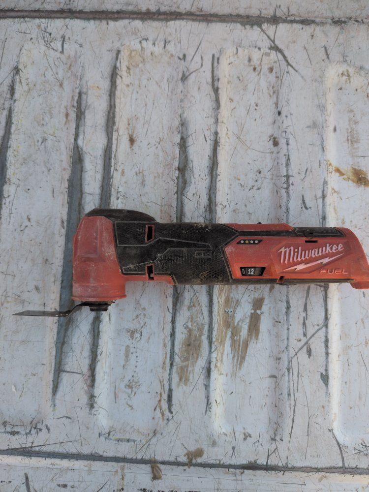 Milwaukee M12 Multi Tool