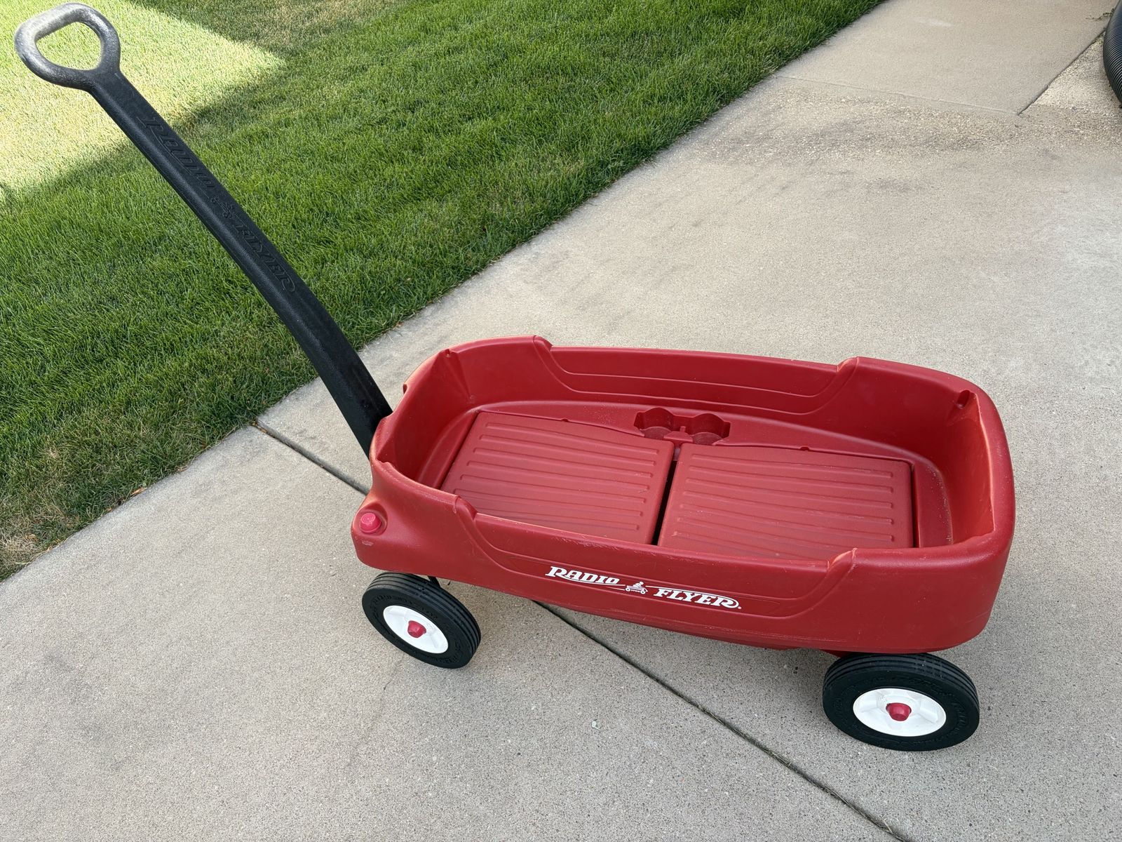 Radio Flyer Kids Wagon with Seats & Safety Buckles