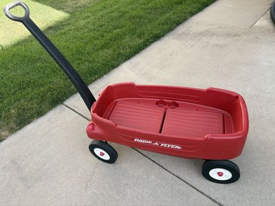 Radio Flyer Kids Wagon with Seats & Safety Buckles