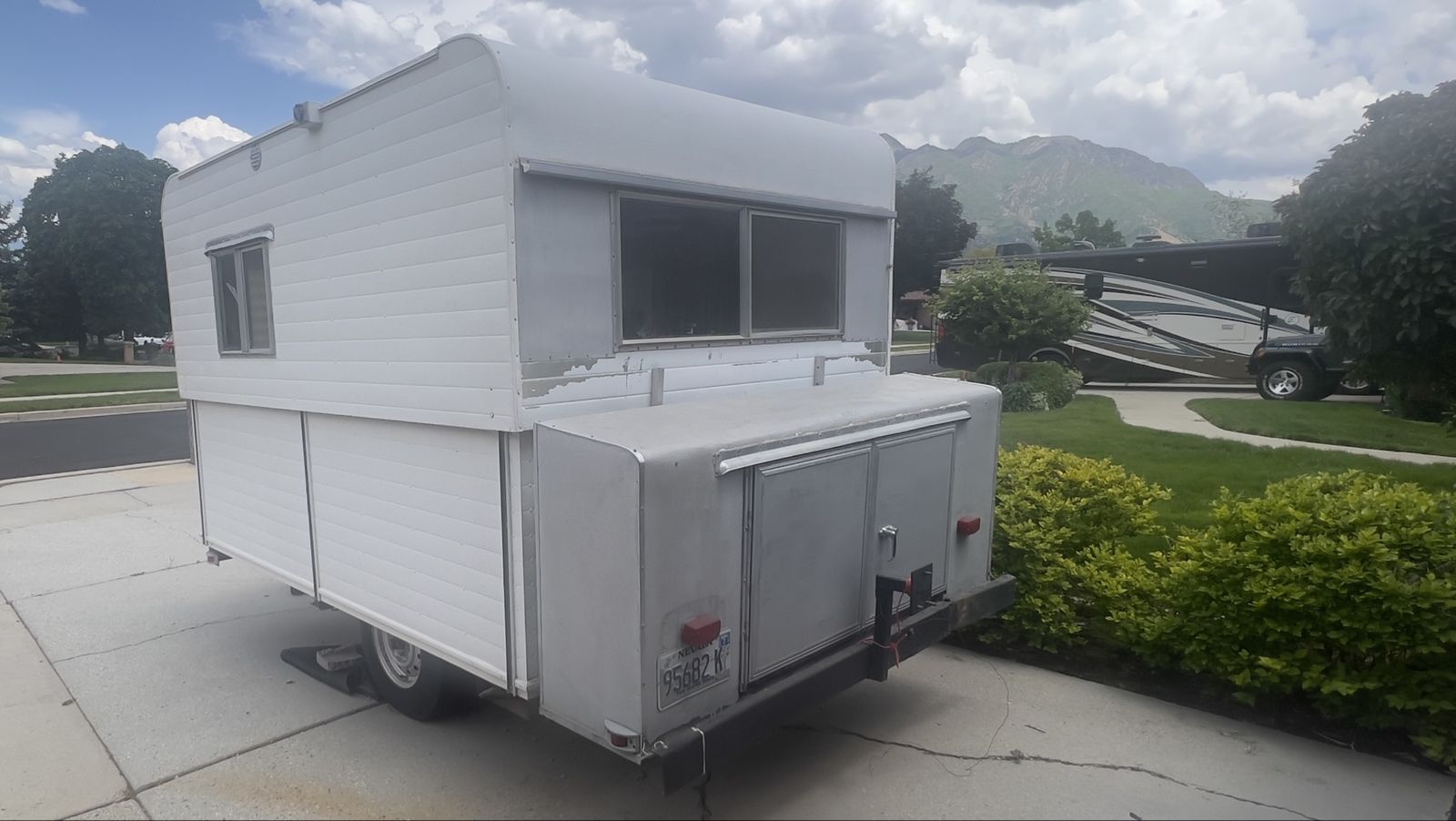 Vintage Hi-Lo Trailer