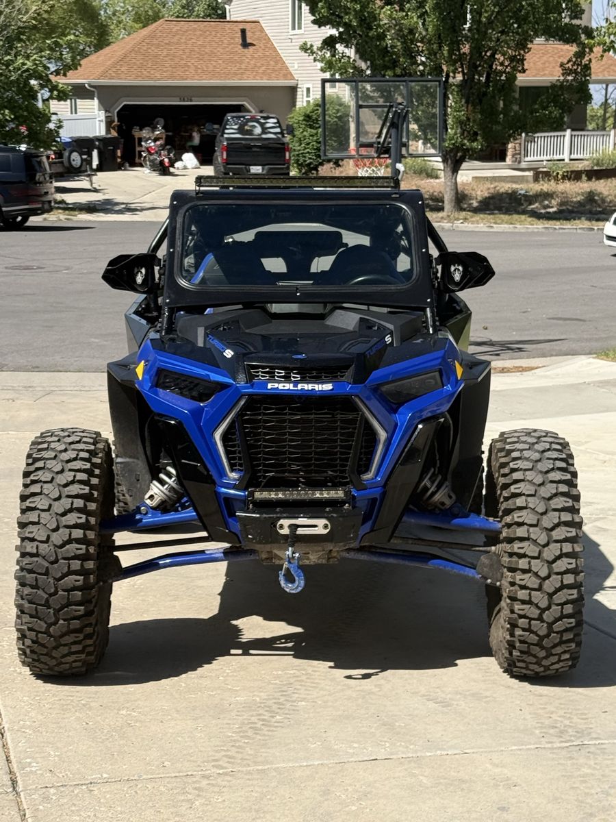 Polaris RZR turbo s dynamix 1000 4-Seater UTV Side-by-Side - Blue/Black.
