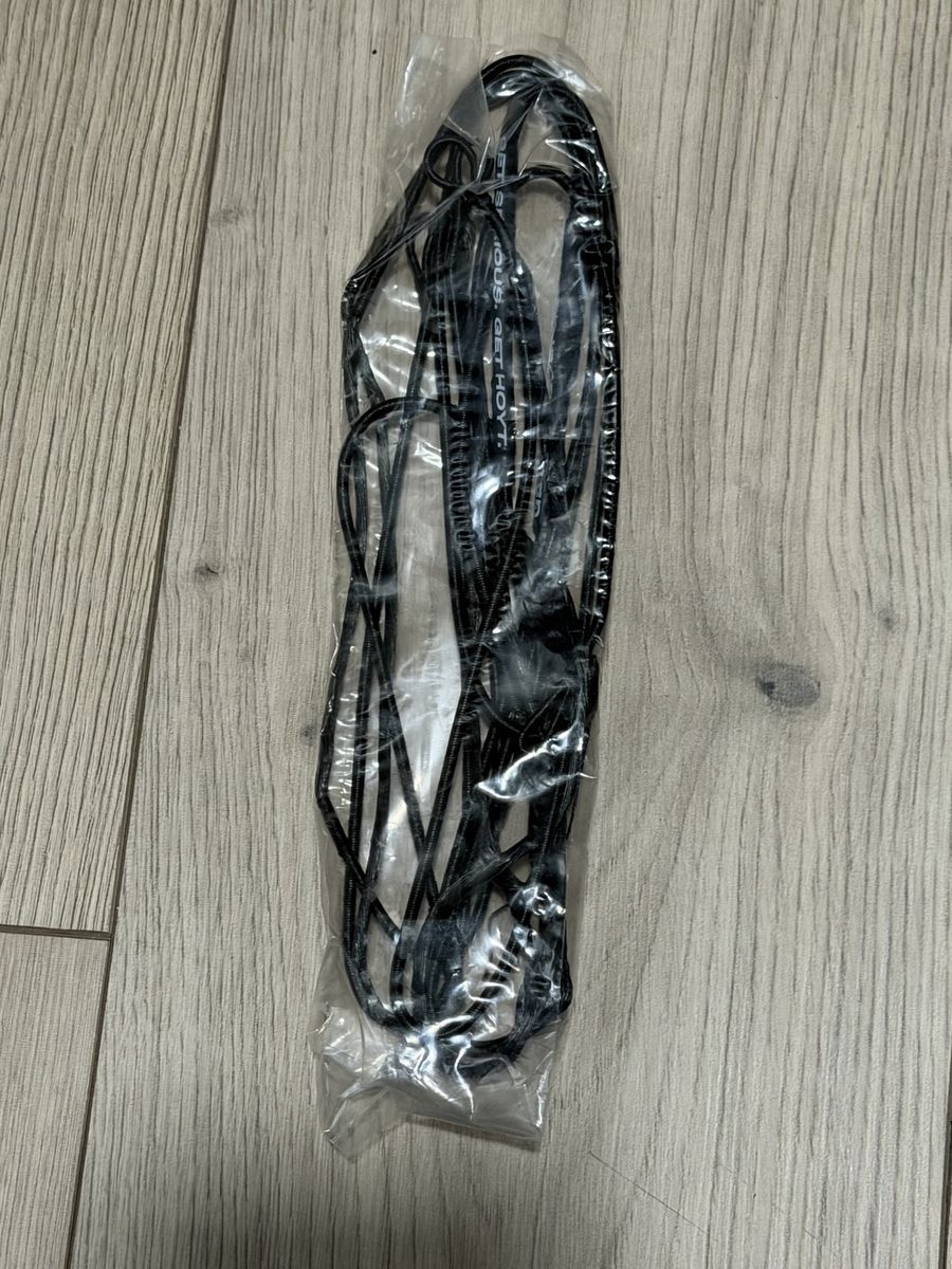 Hoyt RX-7 brand new cables and string
