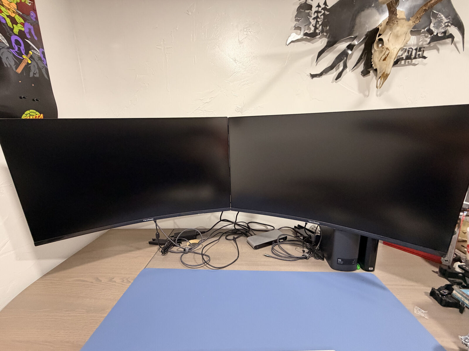 Dual 32” Curved 1440p 180Hz Gaming Monitors – AVLT Wall Mounted Setup