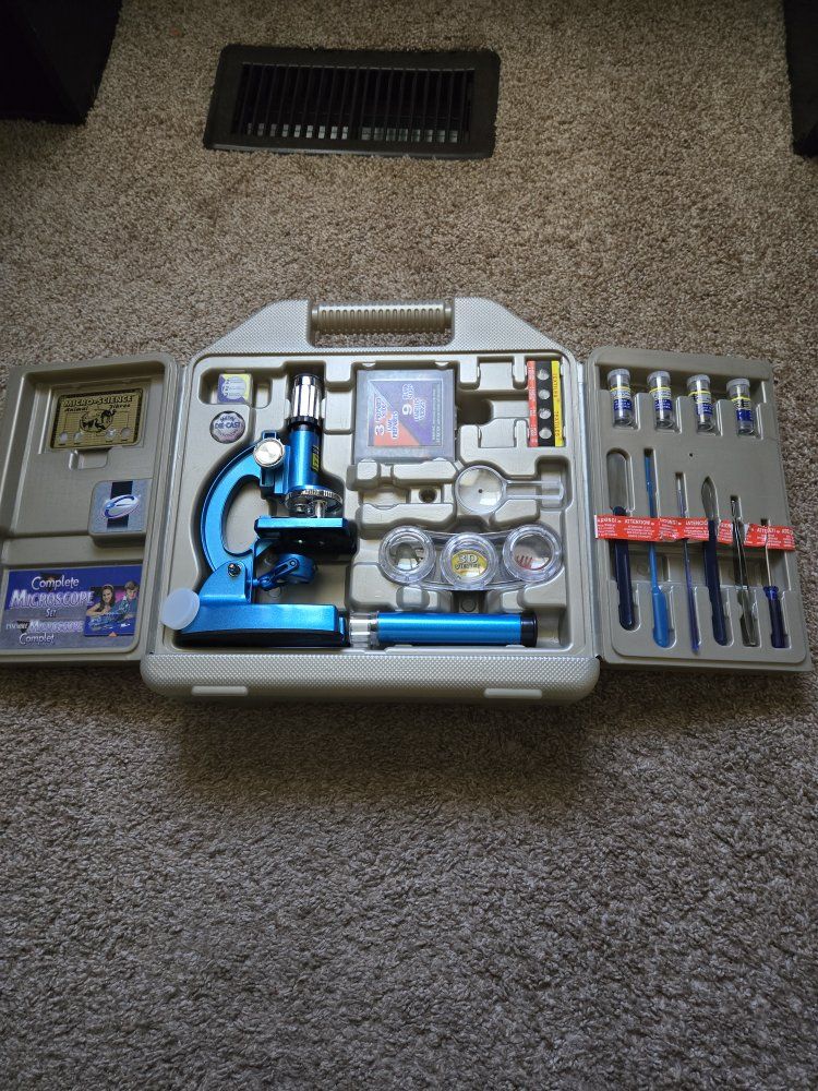 Microscope