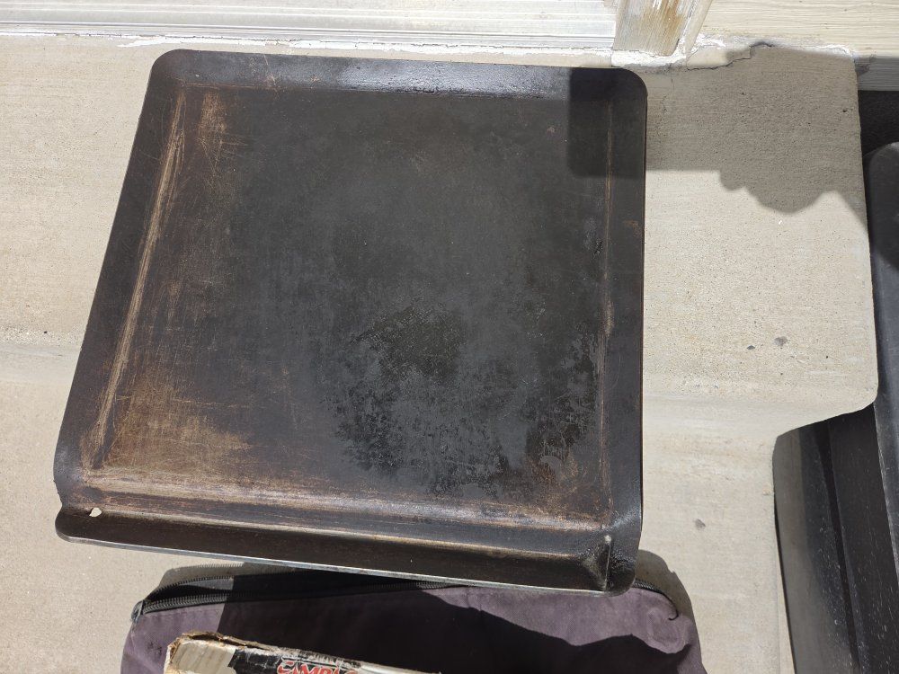 Camp Chef Deluxe Griddle Model SG-30 & Carry Bag - Cast Iron Flat Top Grill Accessory