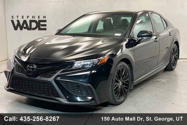2022 Toyota Camry SE Nightshade