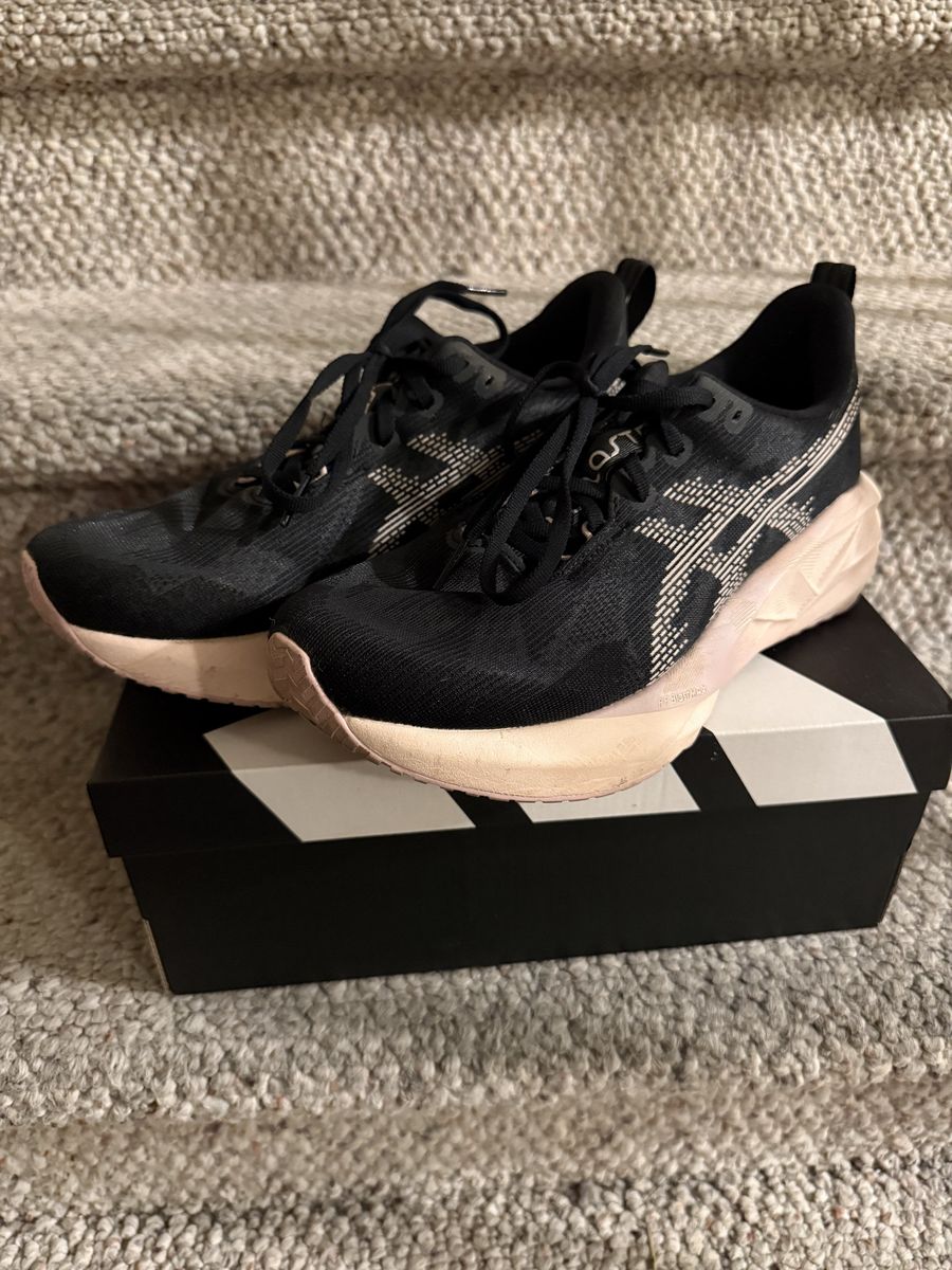 ASICS Novablast 5
