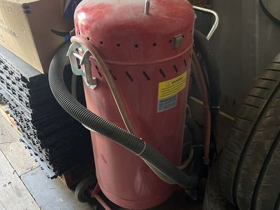 New abrasive blaster
