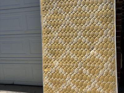 Twin mattress