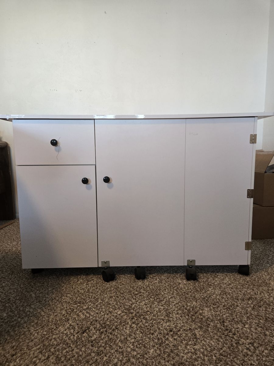 Sullivans Quilter Table