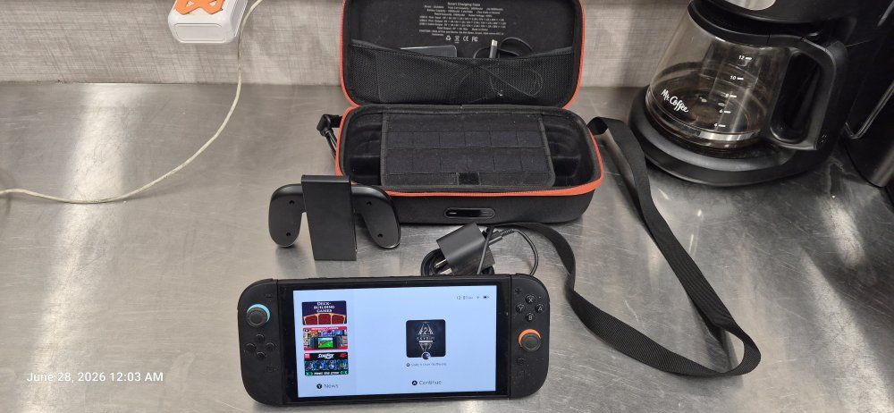 Nintendo Switch OLED Model with Hori Split Pad Pro Controller & Smart Charging Case