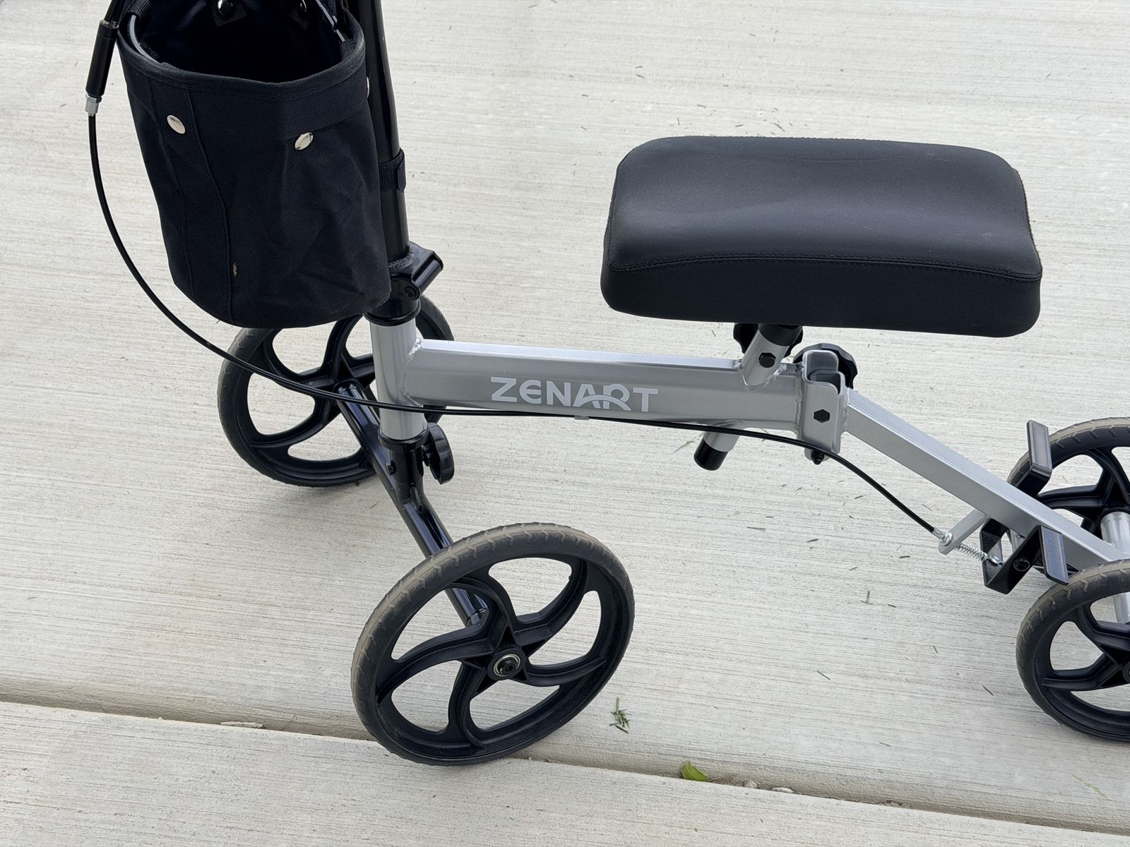Knee scooter - great condition