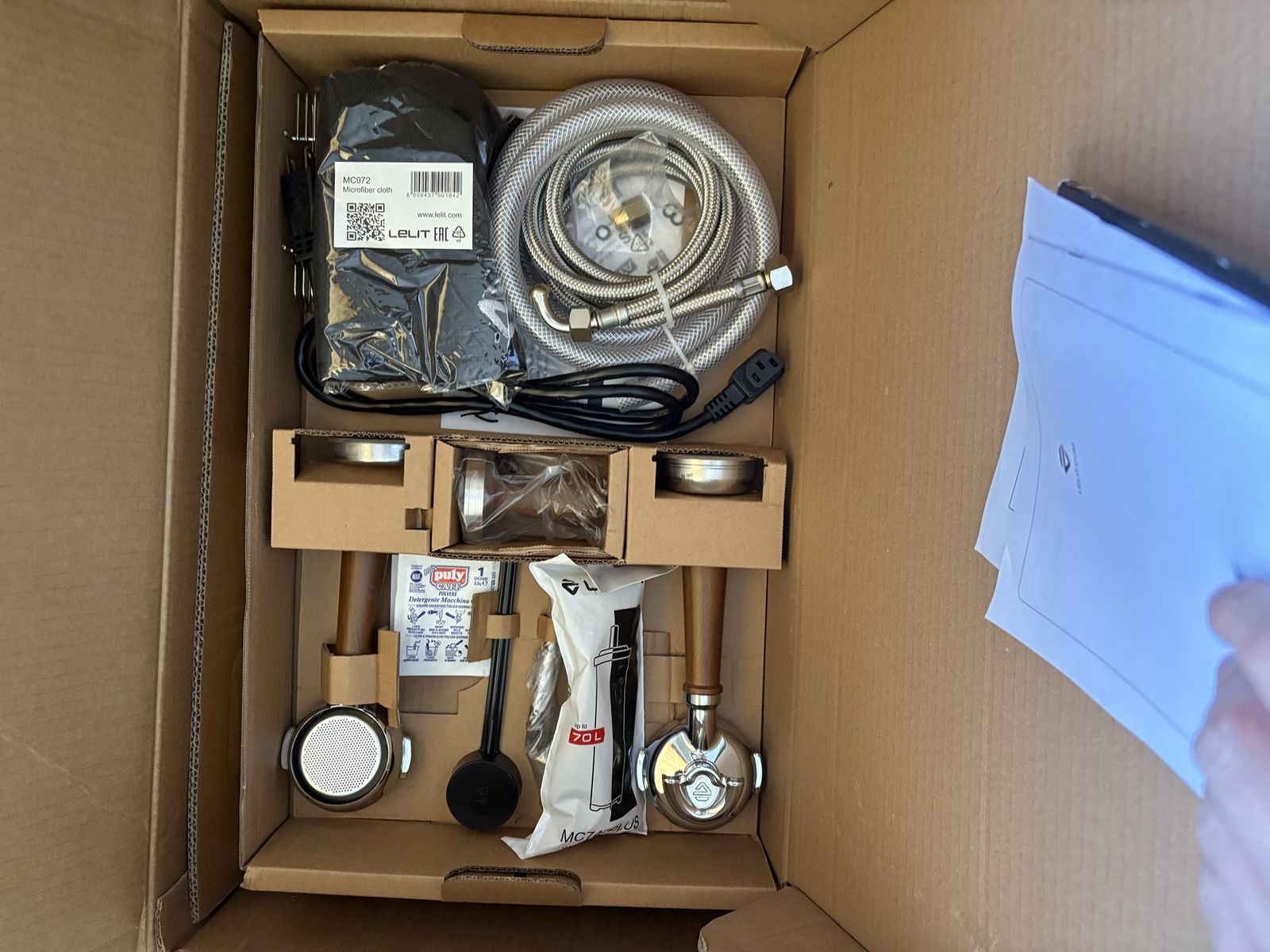 Main image 7
