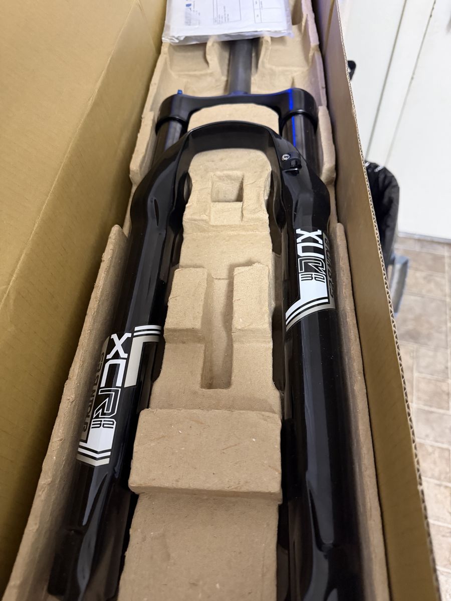New SR Suntour XCR 32 LO R Air Front Suspension Fork, 27.5", 8" Steerer Tube