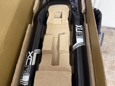 New SR Suntour XCR 32 LO R Air Front Suspension Fork, 27.5", 8" Steerer Tube