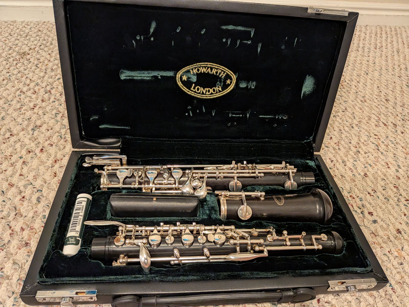 Howarth S20C Wood Oboe (Grenadilla) w/ Lined Top Joint – Deluxe Case & Cover