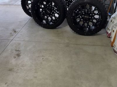 33x12.5 On 22s 8x6.5 Lug Tires And Wheels