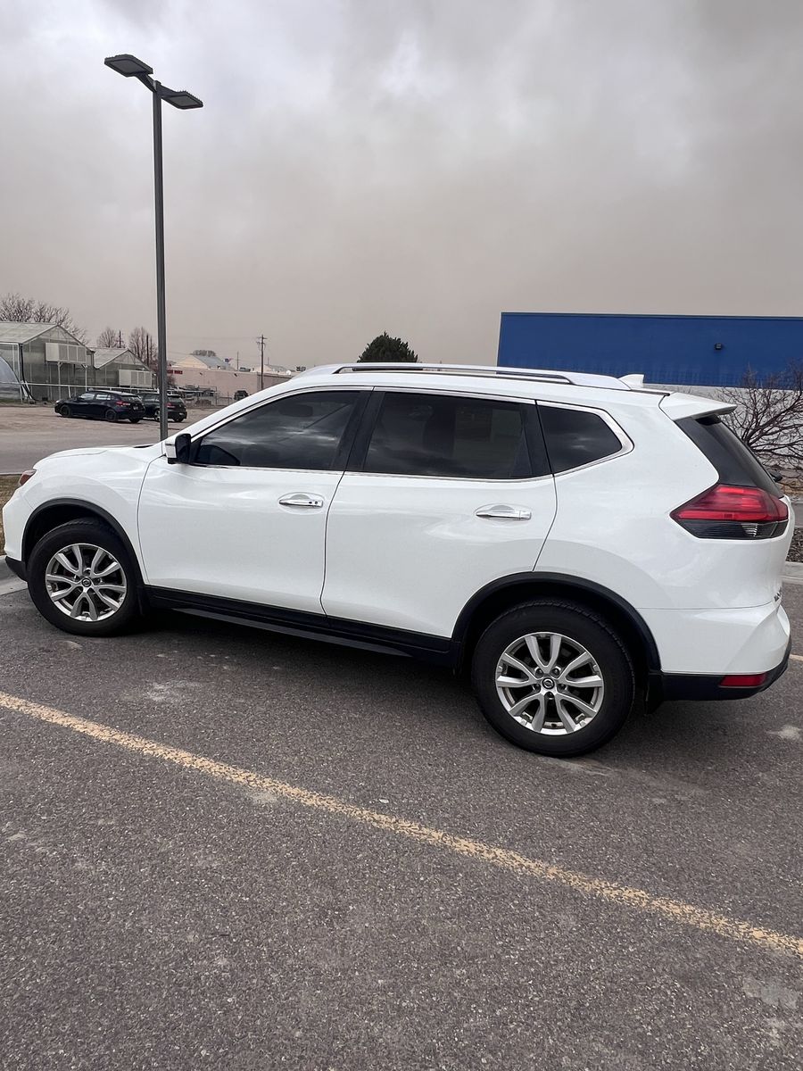 2017 NISSAN ROGUE SV