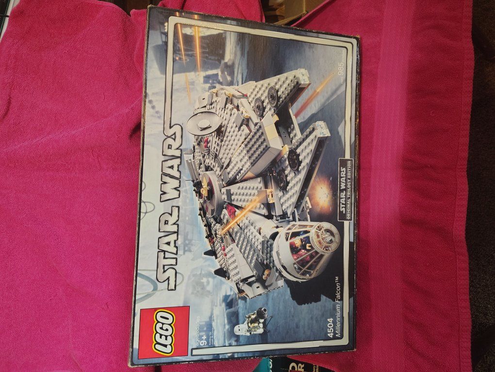 LEGO Star Wars Millennium Falcon - 4504 - Complete