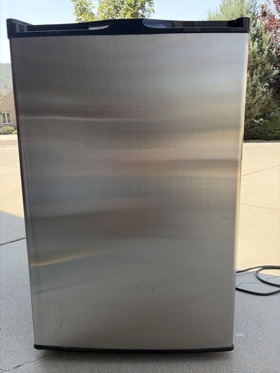 Kismile 3 cu ft Household Freezer - Stainless Steel, 1.1 Amp Compact Refrigerator