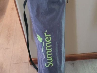Summer Infant Portable Playard Pop N Play Pen with carry bag.